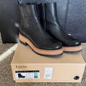 Taos Footwear Black Leather Shoes NEW